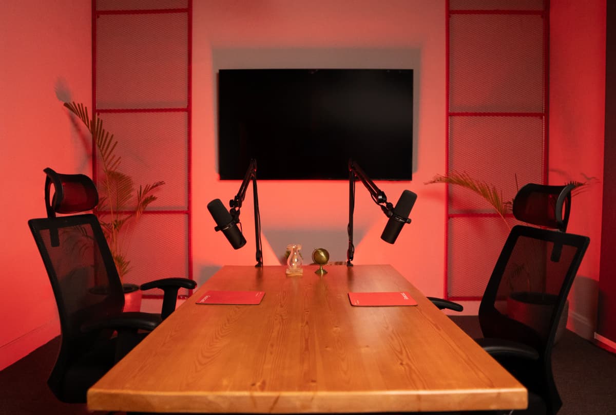 Professional Recording visual used in Goocast service overview section