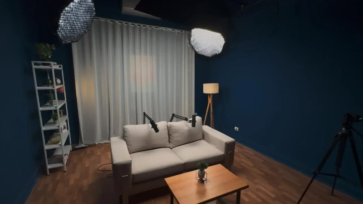 How to Write a Podcast Script: The Complete Guide to Engaging Every Episode