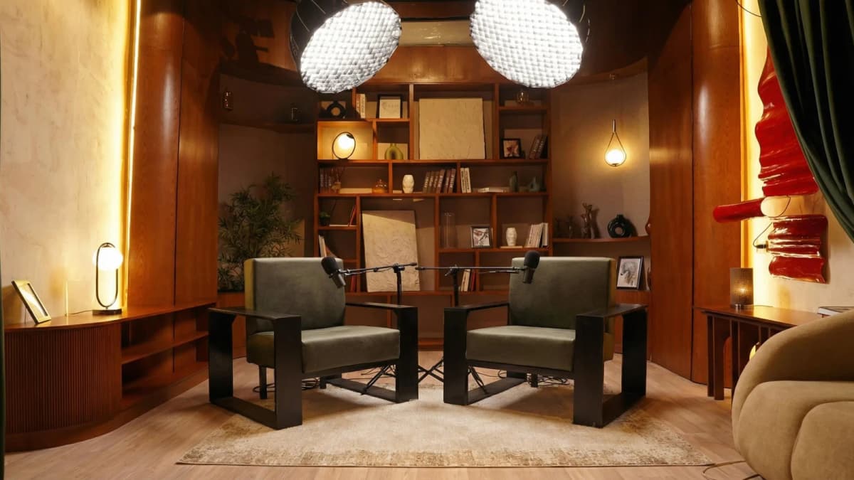 The Complete Podcast Playbook: How to Make a Successful Podcast in 7 Steps